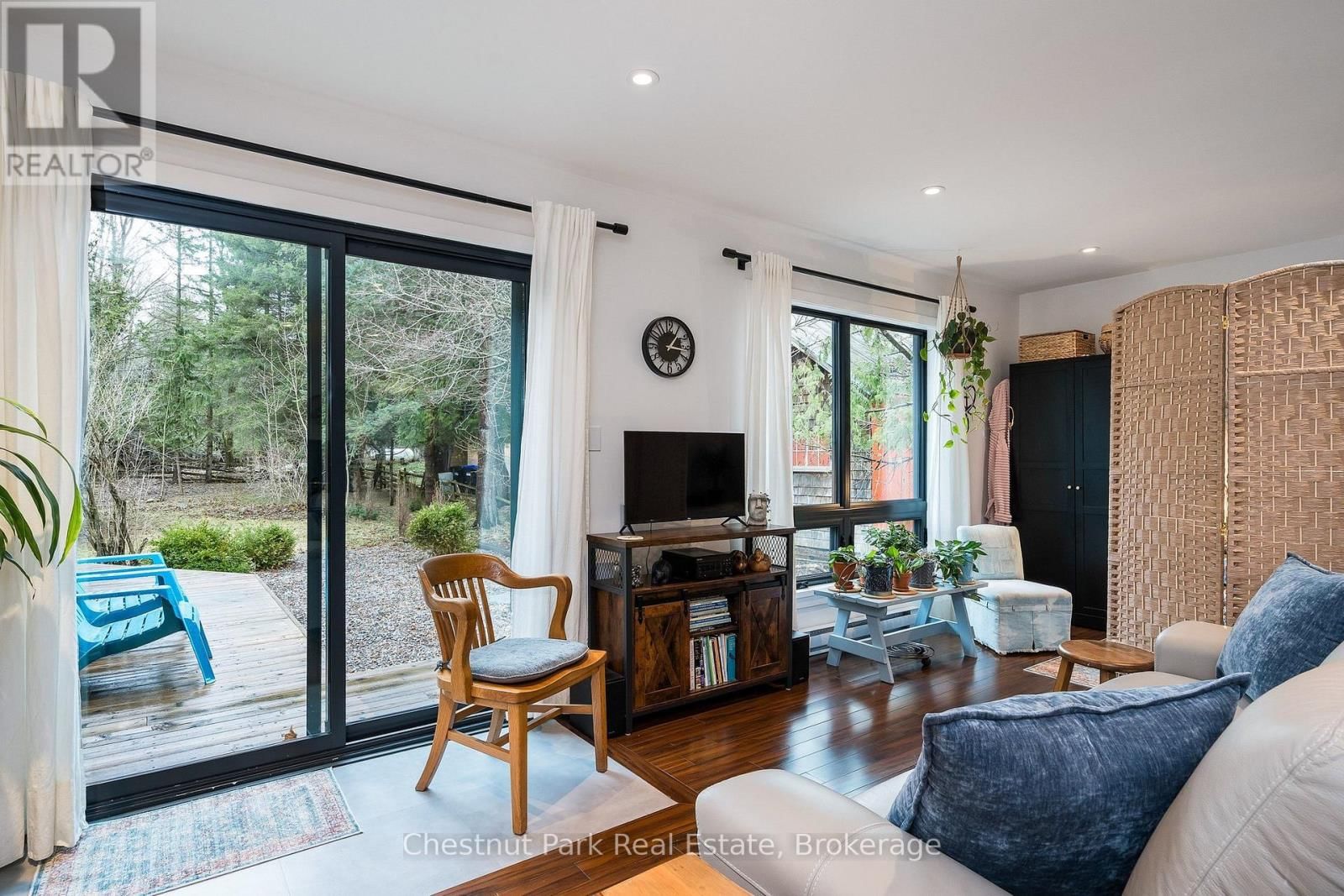 8943 COUNTY ROAD 9 Image 33