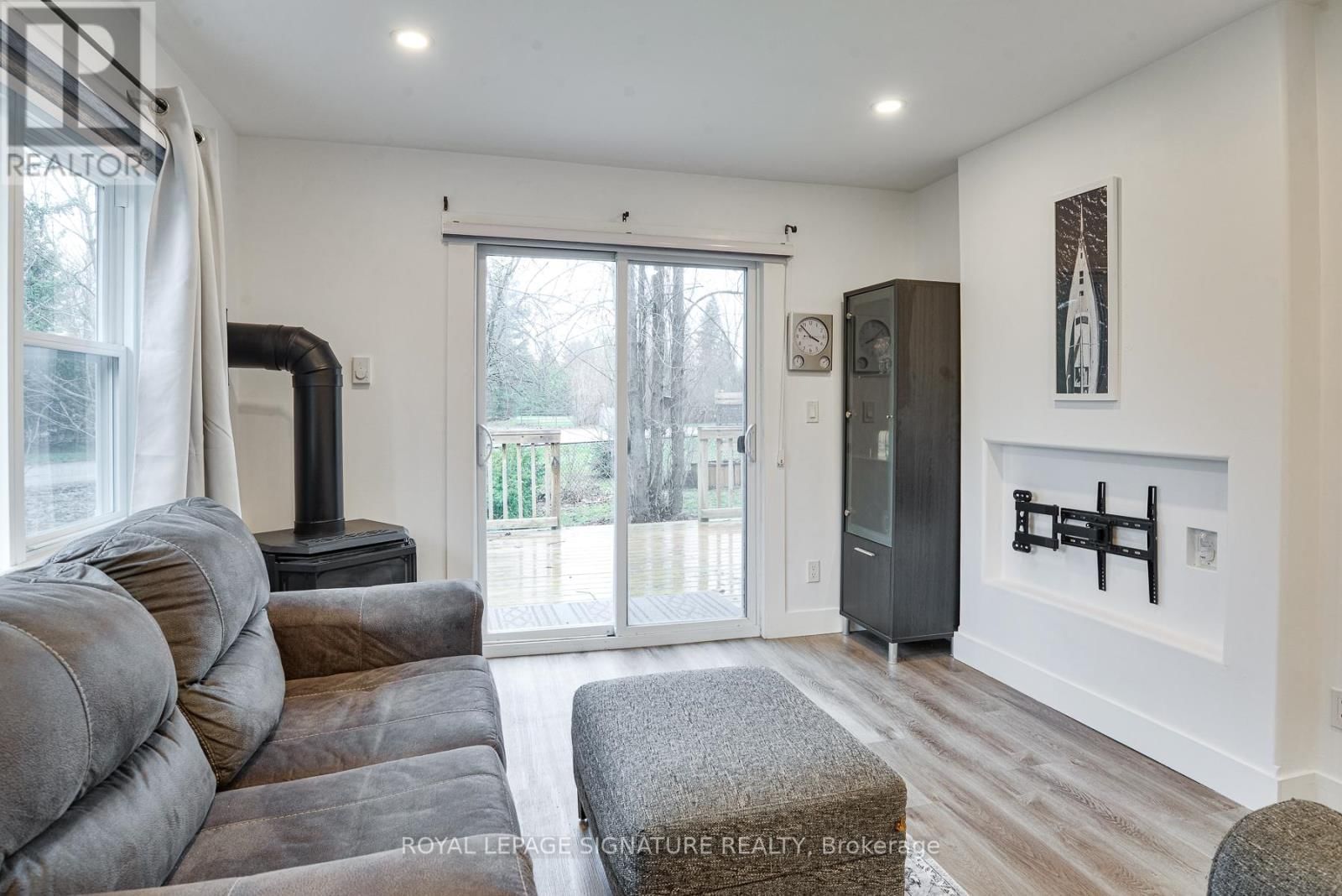 1095 SYLVAN GLEN DRIVE Image 8