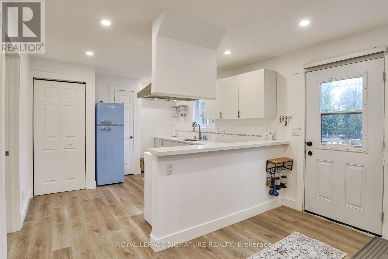 1095 SYLVAN GLEN DRIVE Image 9