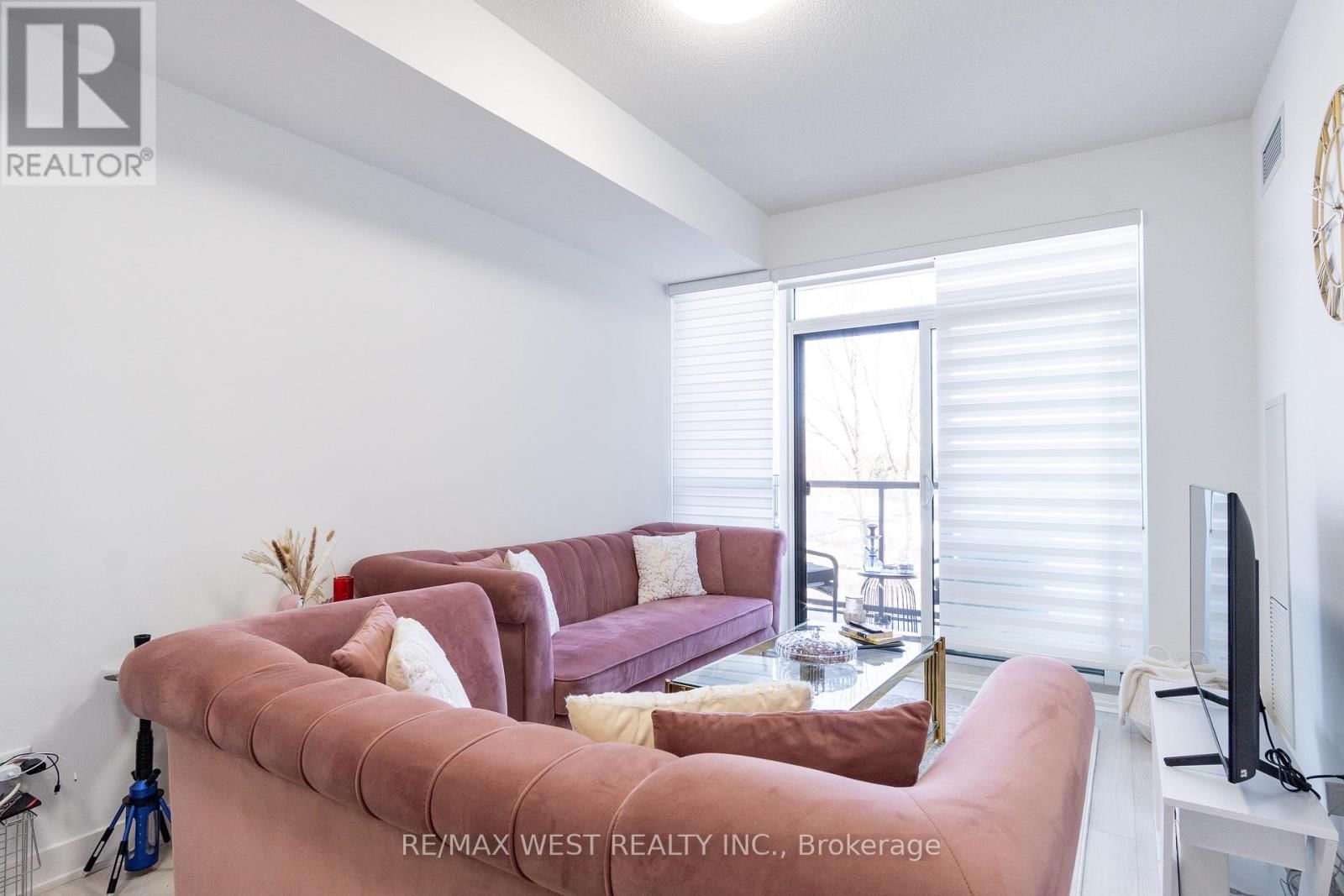 231 - 681 YONGE STREET Image 14