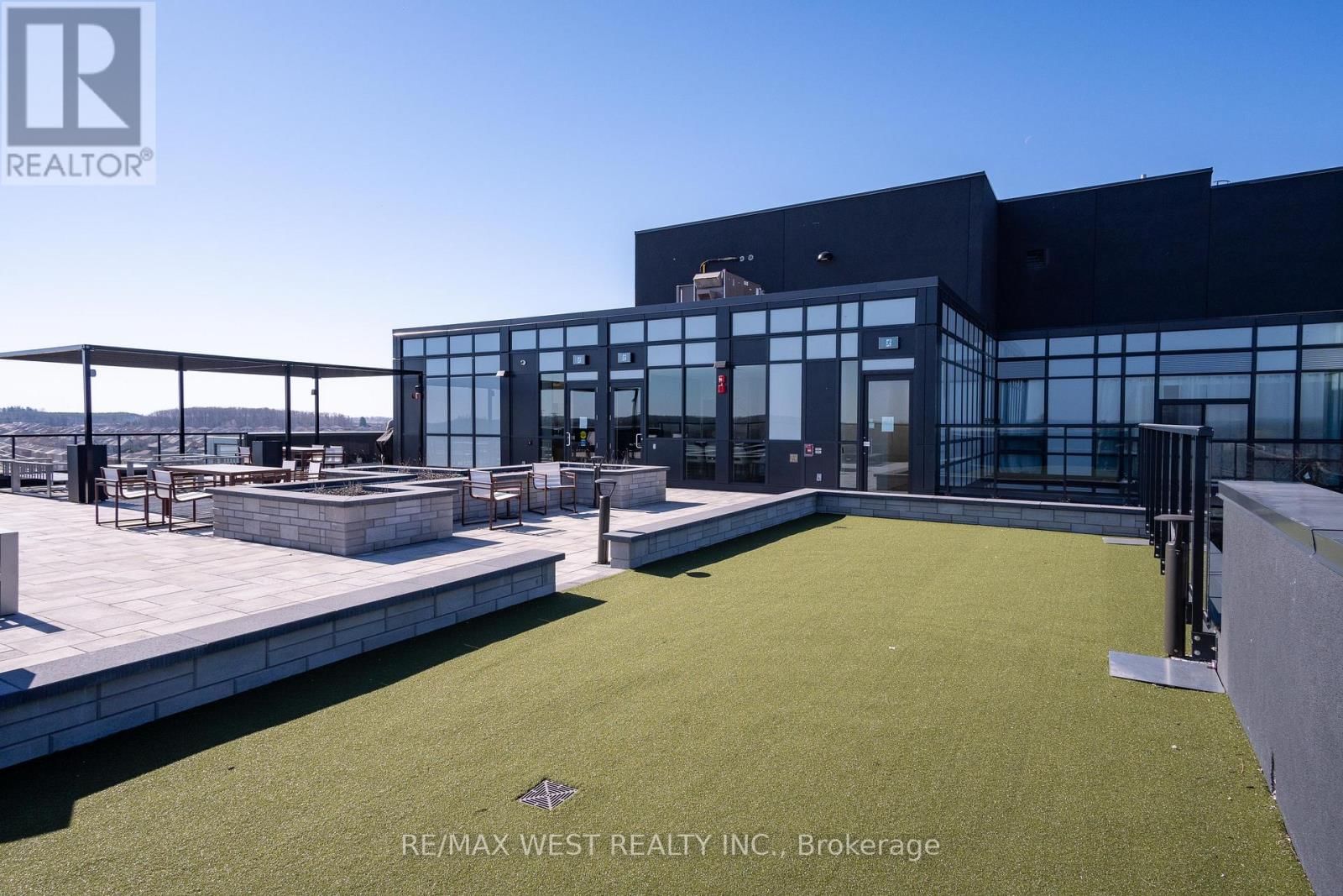 231 - 681 YONGE STREET Image 27