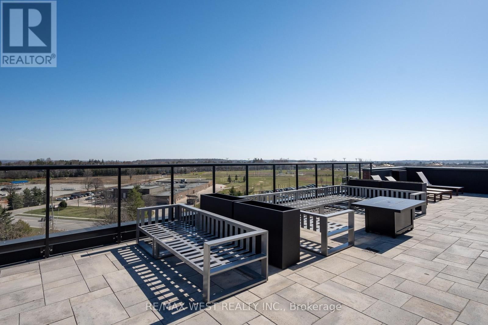 231 - 681 YONGE STREET Image 28