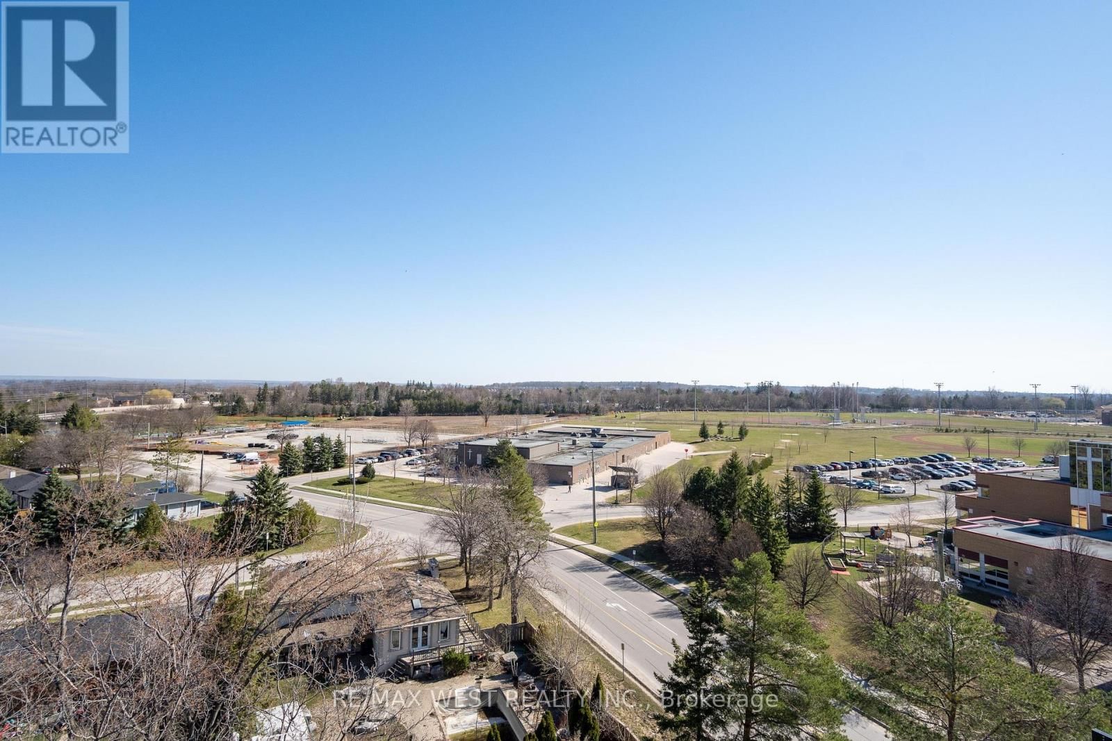 231 - 681 YONGE STREET Image 29