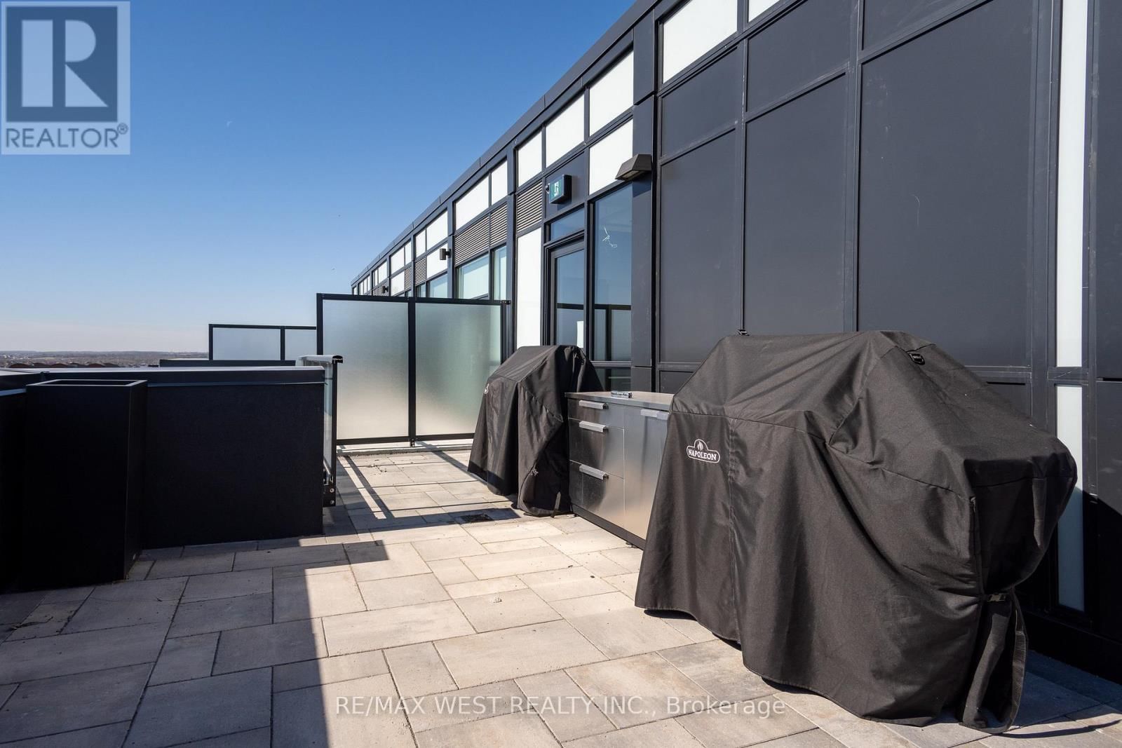 231 - 681 YONGE STREET Image 34