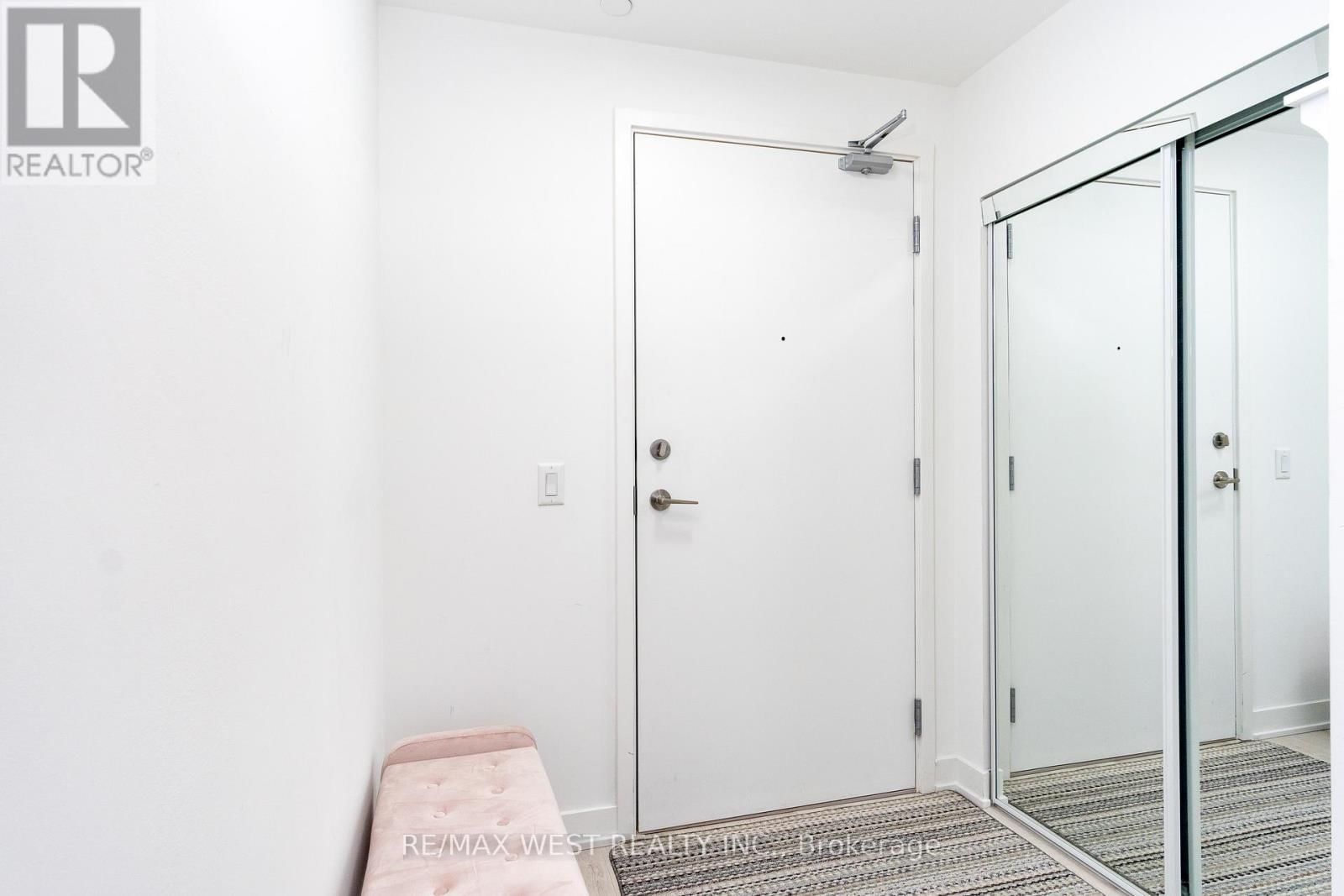 231 - 681 YONGE STREET Image 7