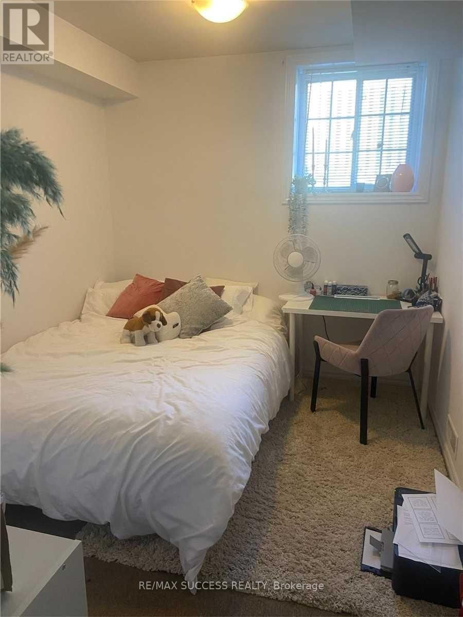 9 - 246 PENETANGUISHENE ROAD Image 11