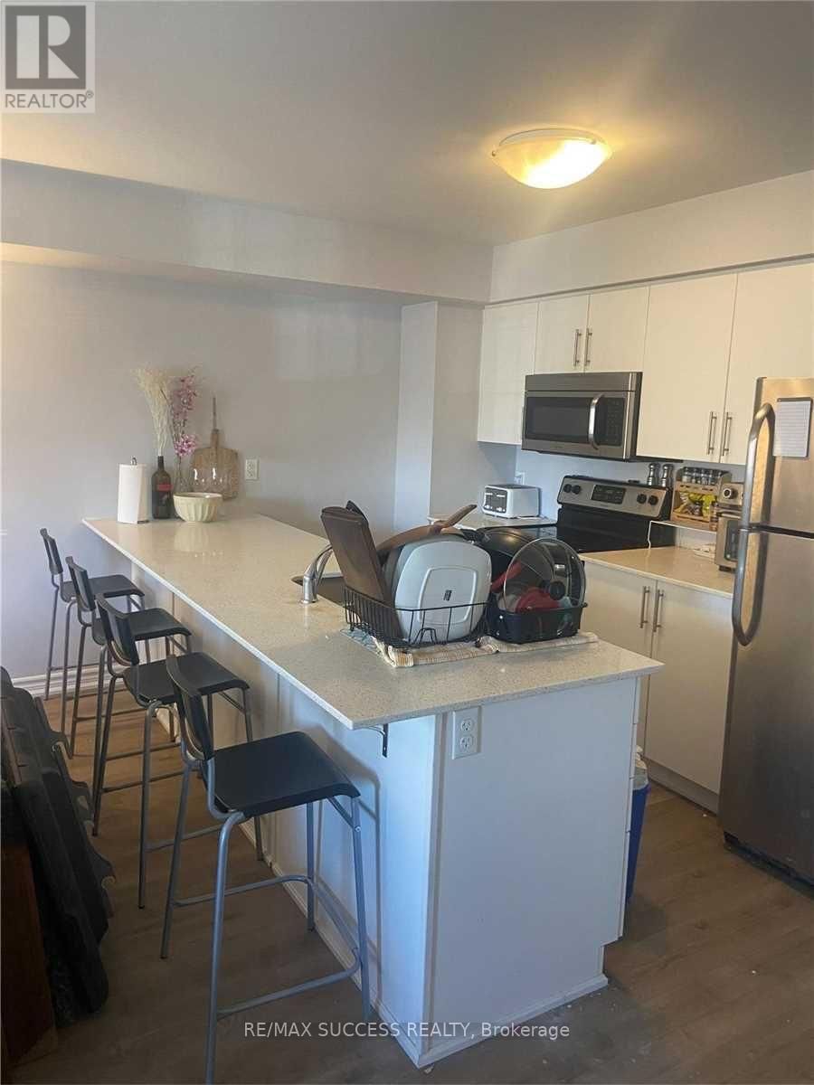 9 - 246 PENETANGUISHENE ROAD Image 6