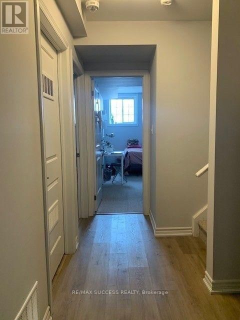 9 - 246 PENETANGUISHENE ROAD Image 7