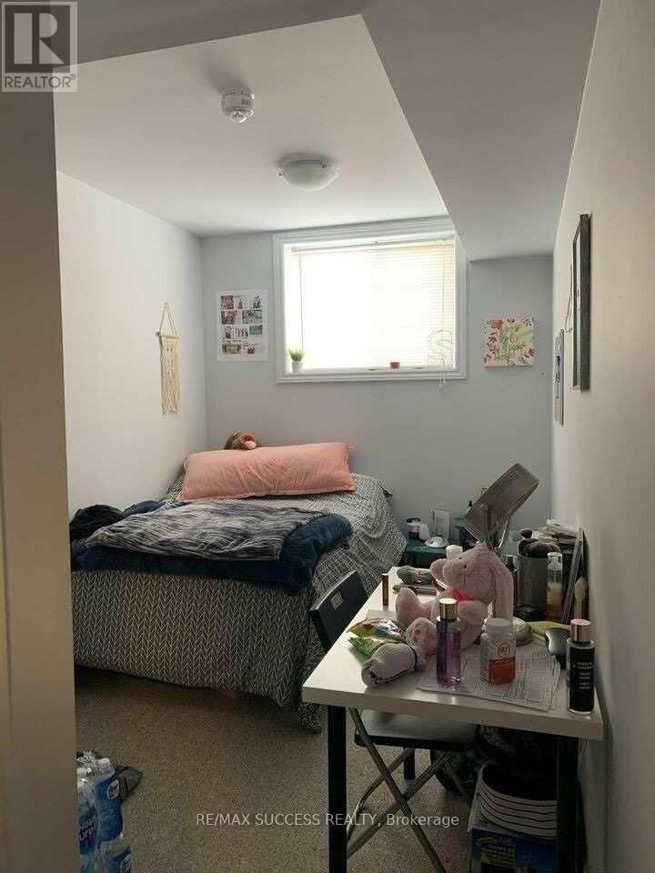 9 - 246 PENETANGUISHENE ROAD Image 9