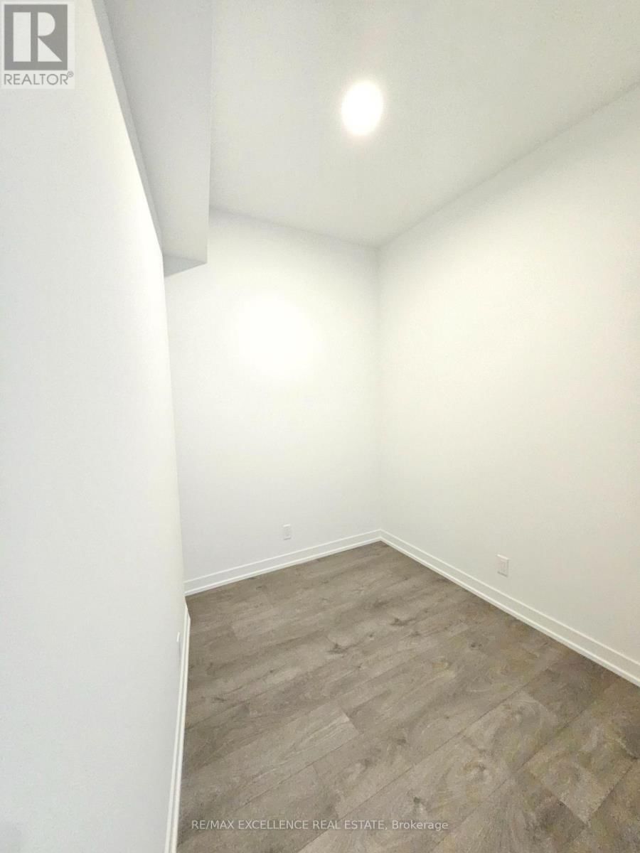 2803 - 39 MARY STREET Image 3