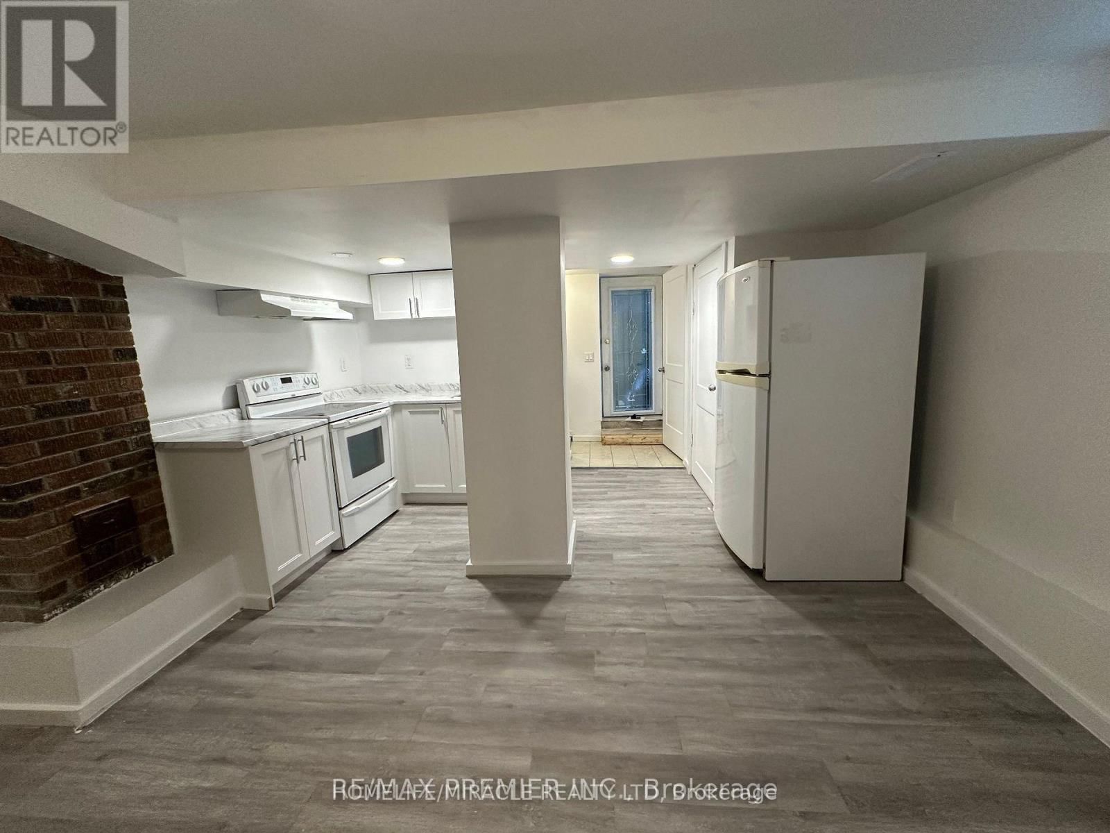 143 COLBORNE STREET WEST Image 11