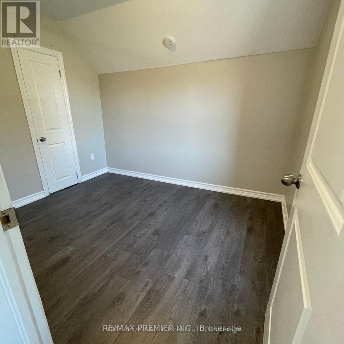 143 COLBORNE STREET WEST Image 13