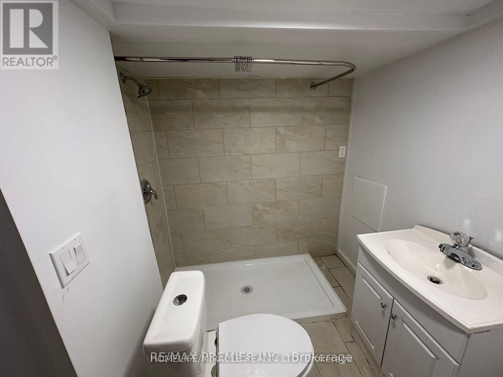 143 COLBORNE STREET WEST Image 15