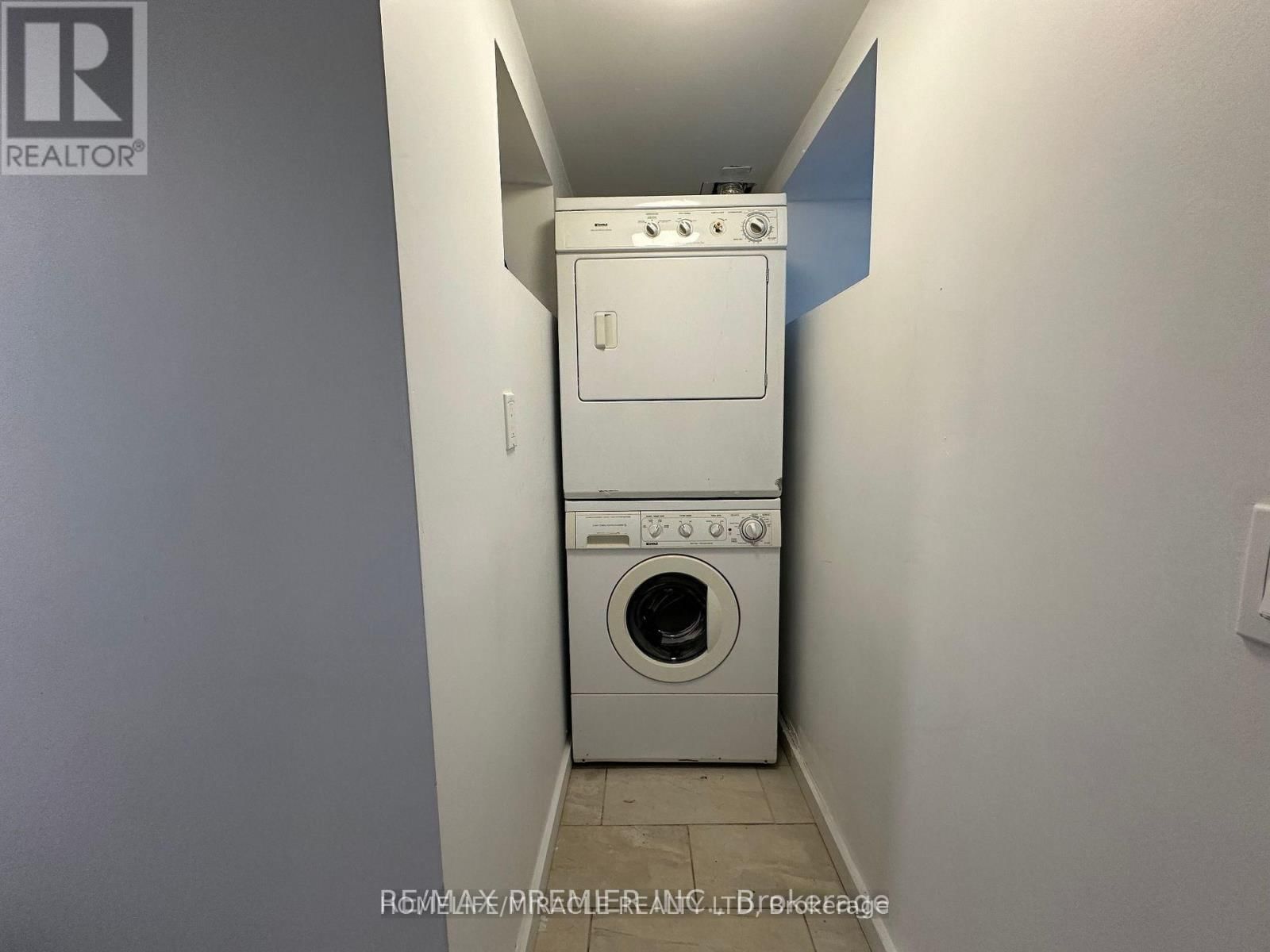 143 COLBORNE STREET WEST Image 18