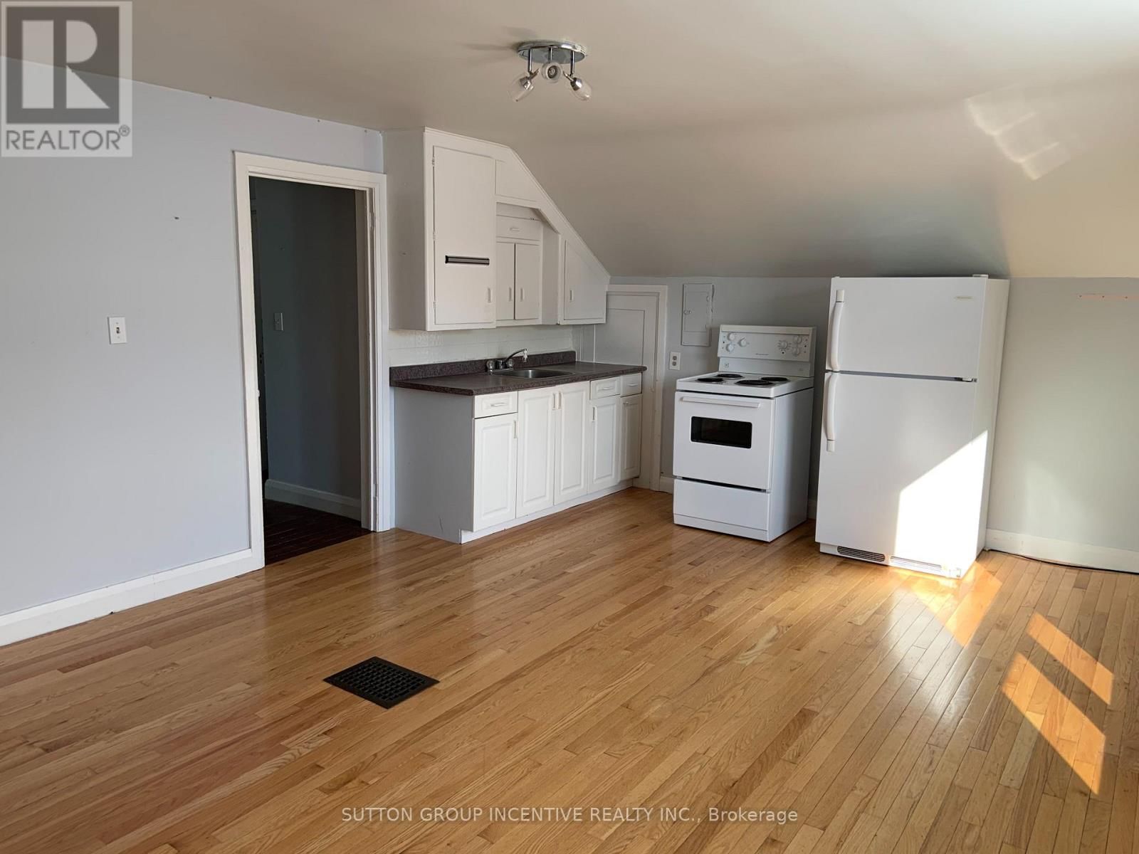 39 DONALD STREET Image 29