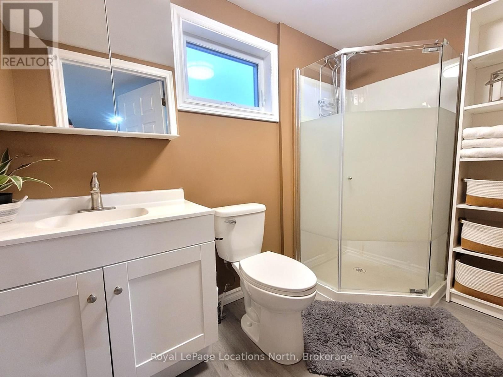 2045 RIVER ROAD WEST Image 13