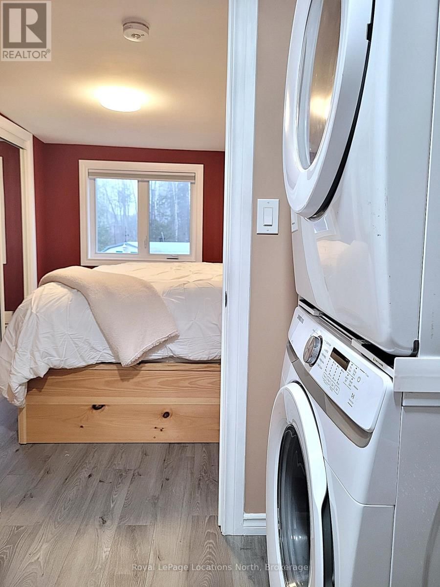 2045 RIVER ROAD WEST Image 20