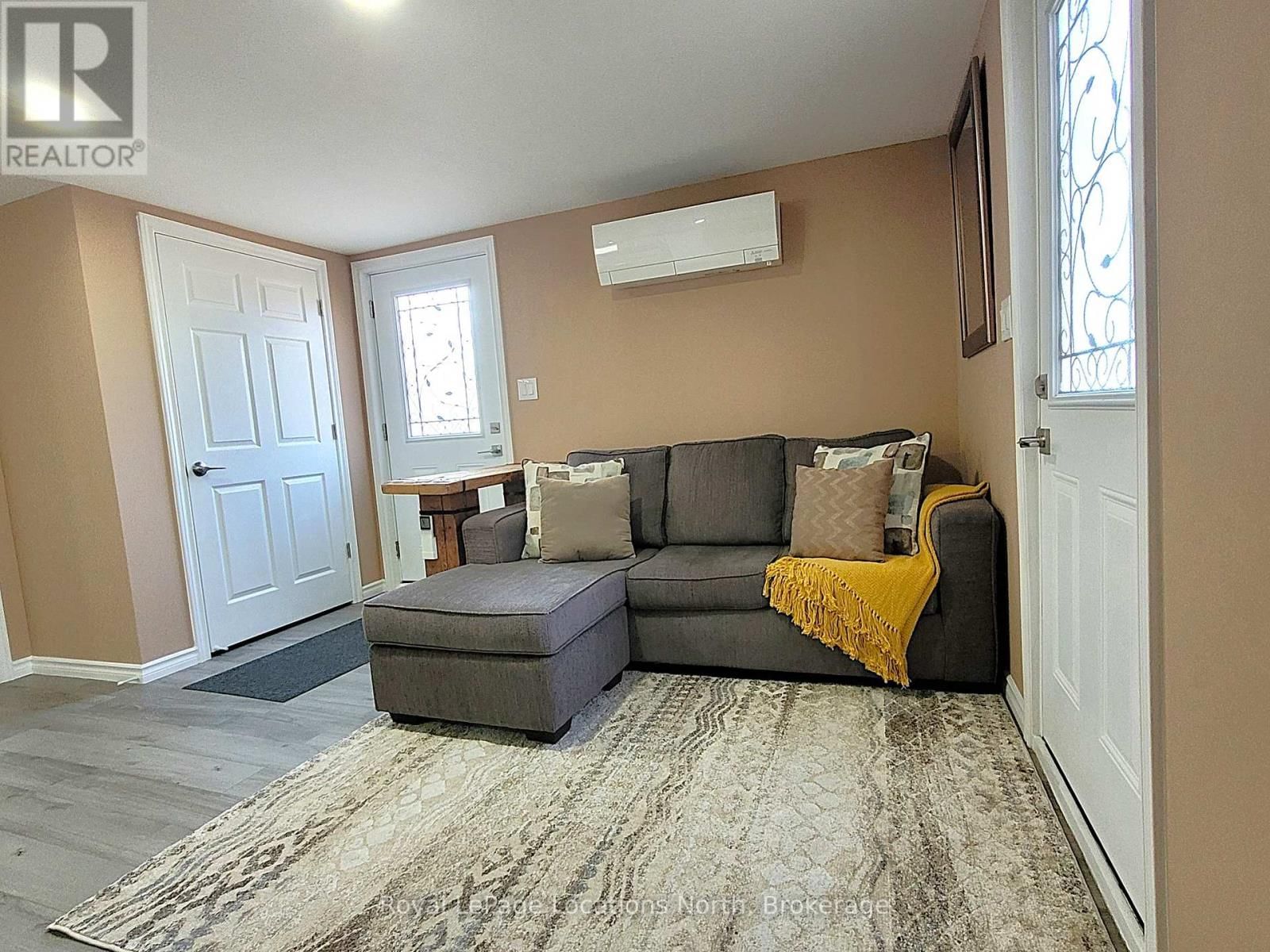 2045 RIVER ROAD WEST Image 5