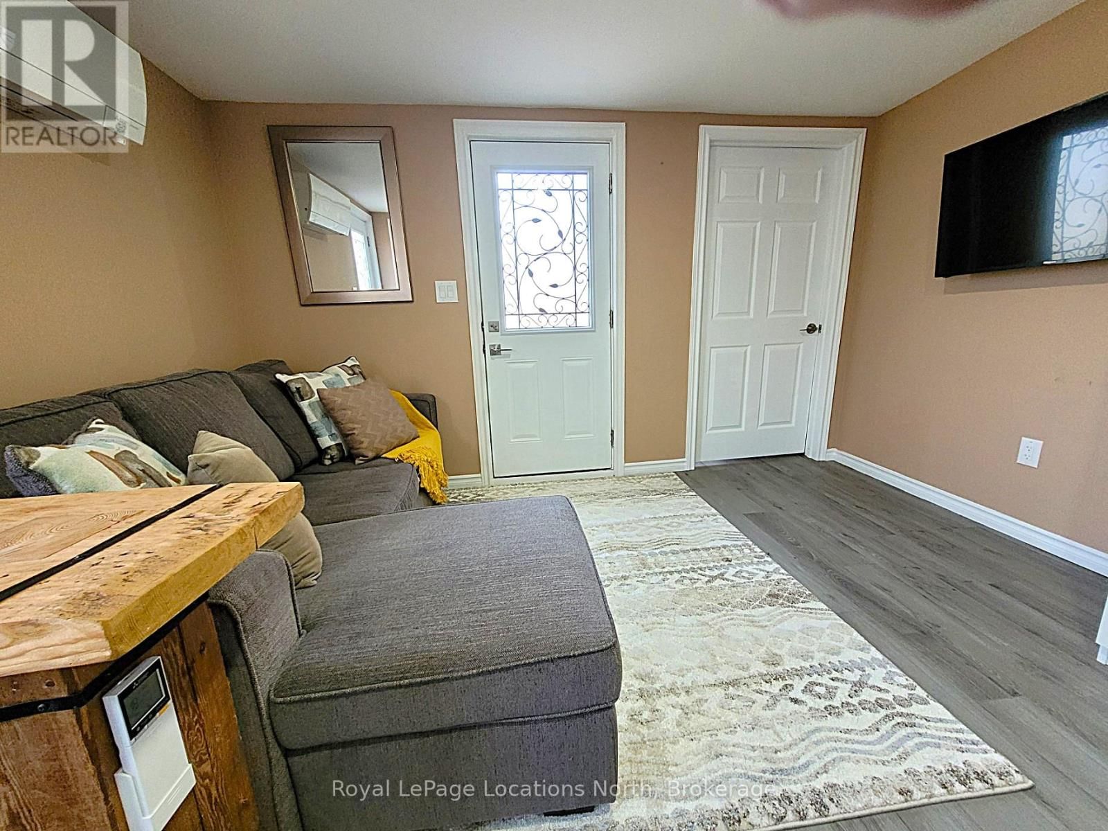 2045 RIVER ROAD WEST Image 7