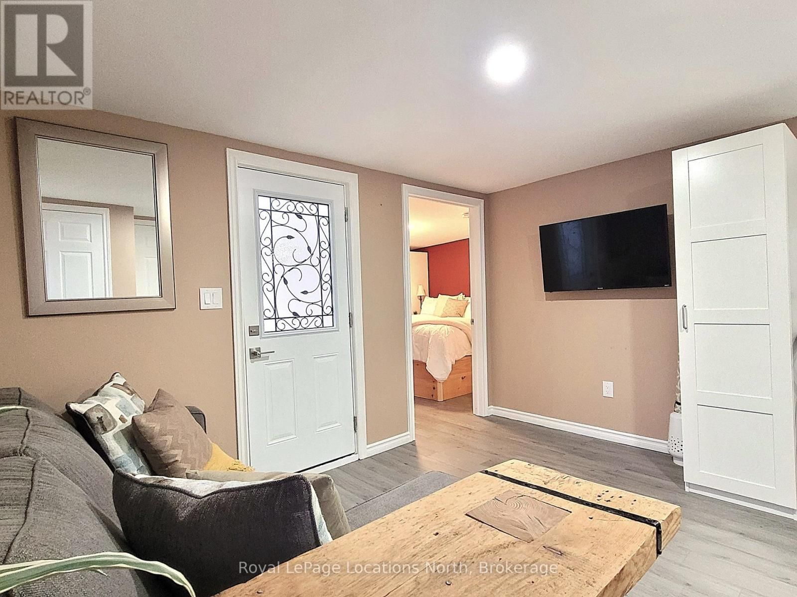 2045 RIVER ROAD WEST Image 8