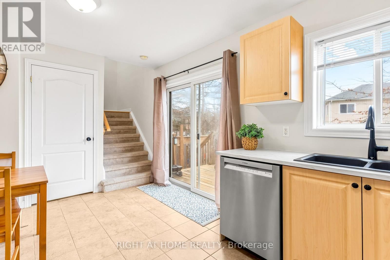 113 - 800 WEST RIDGE BOULEVARD Image 10