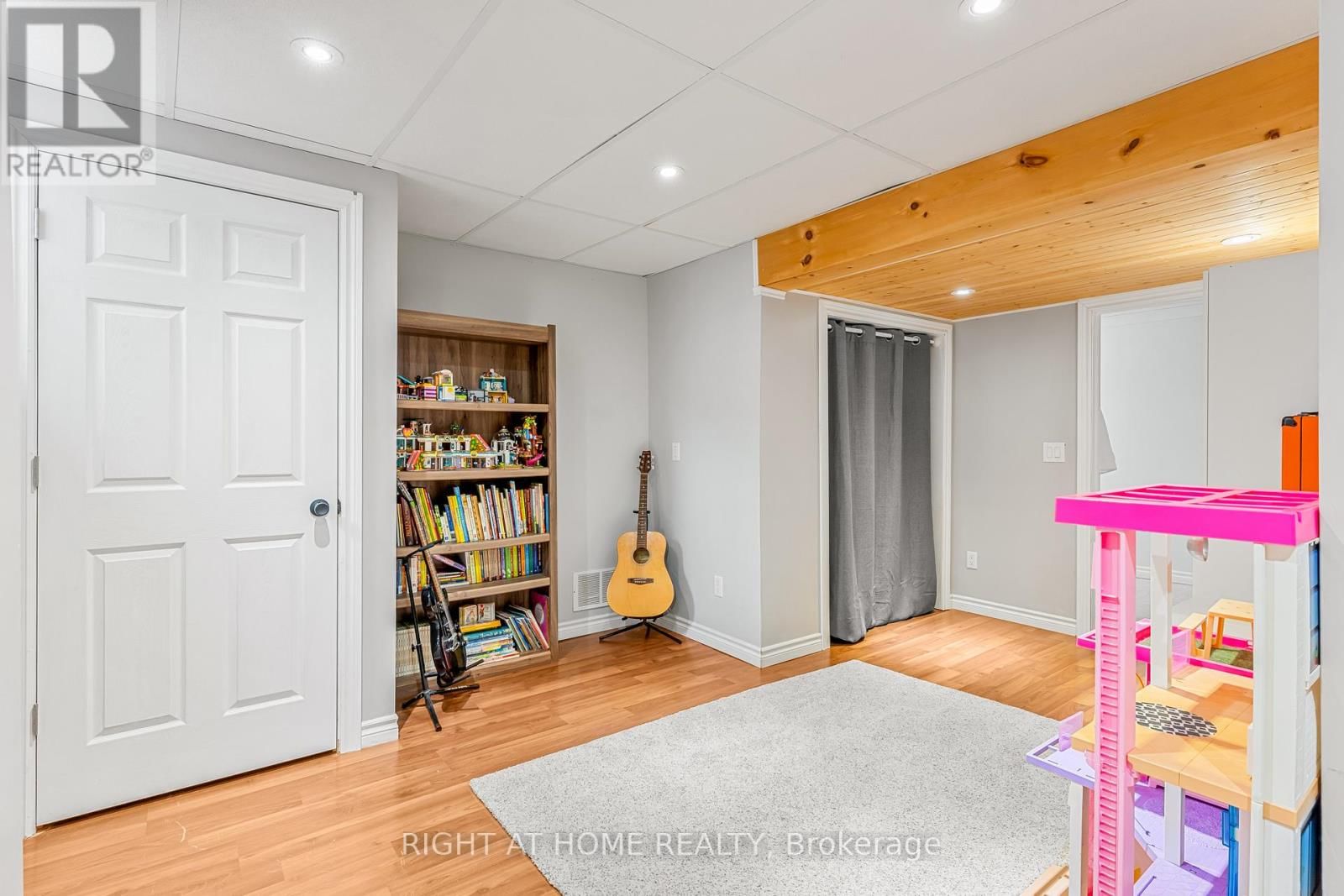 113 - 800 WEST RIDGE BOULEVARD Image 18