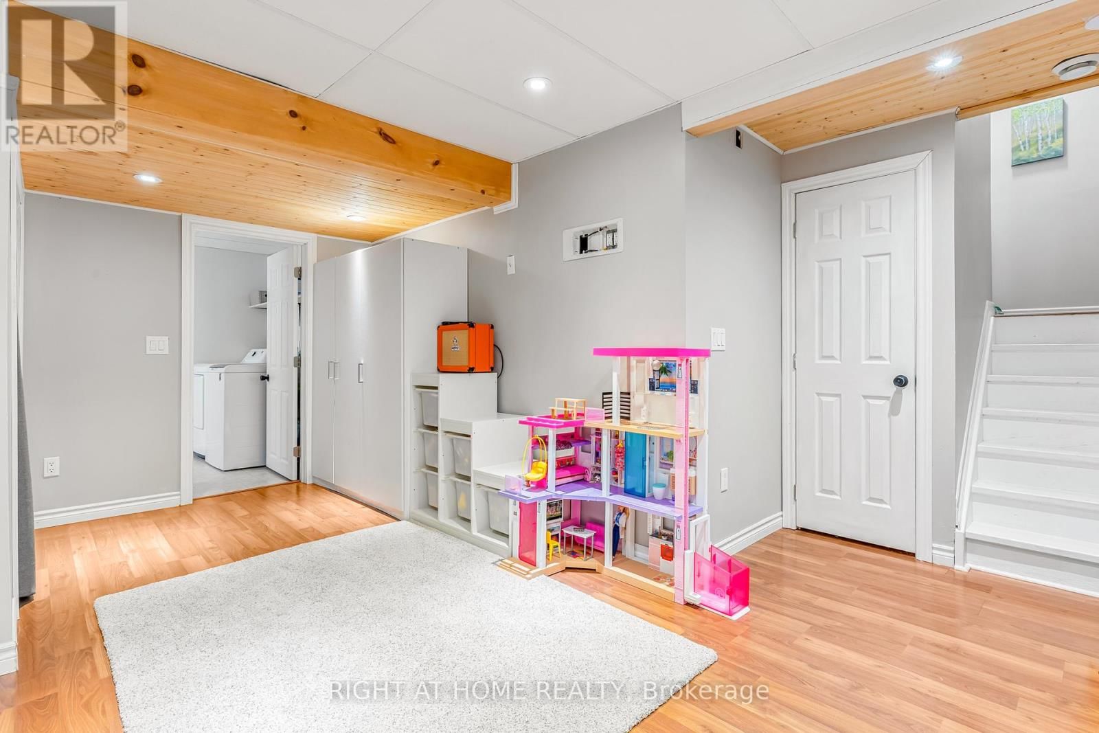 113 - 800 WEST RIDGE BOULEVARD Image 19