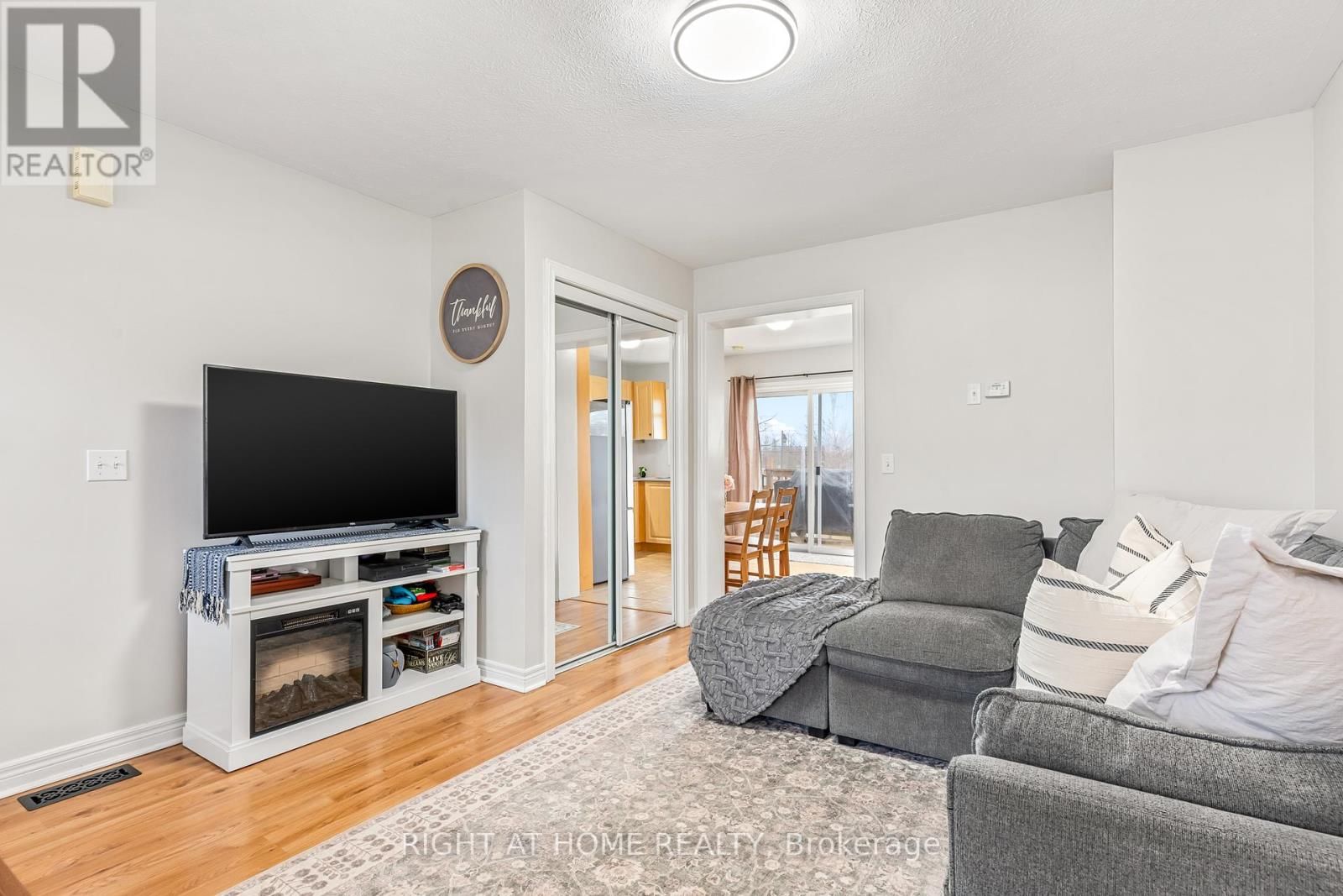 113 - 800 WEST RIDGE BOULEVARD Image 5