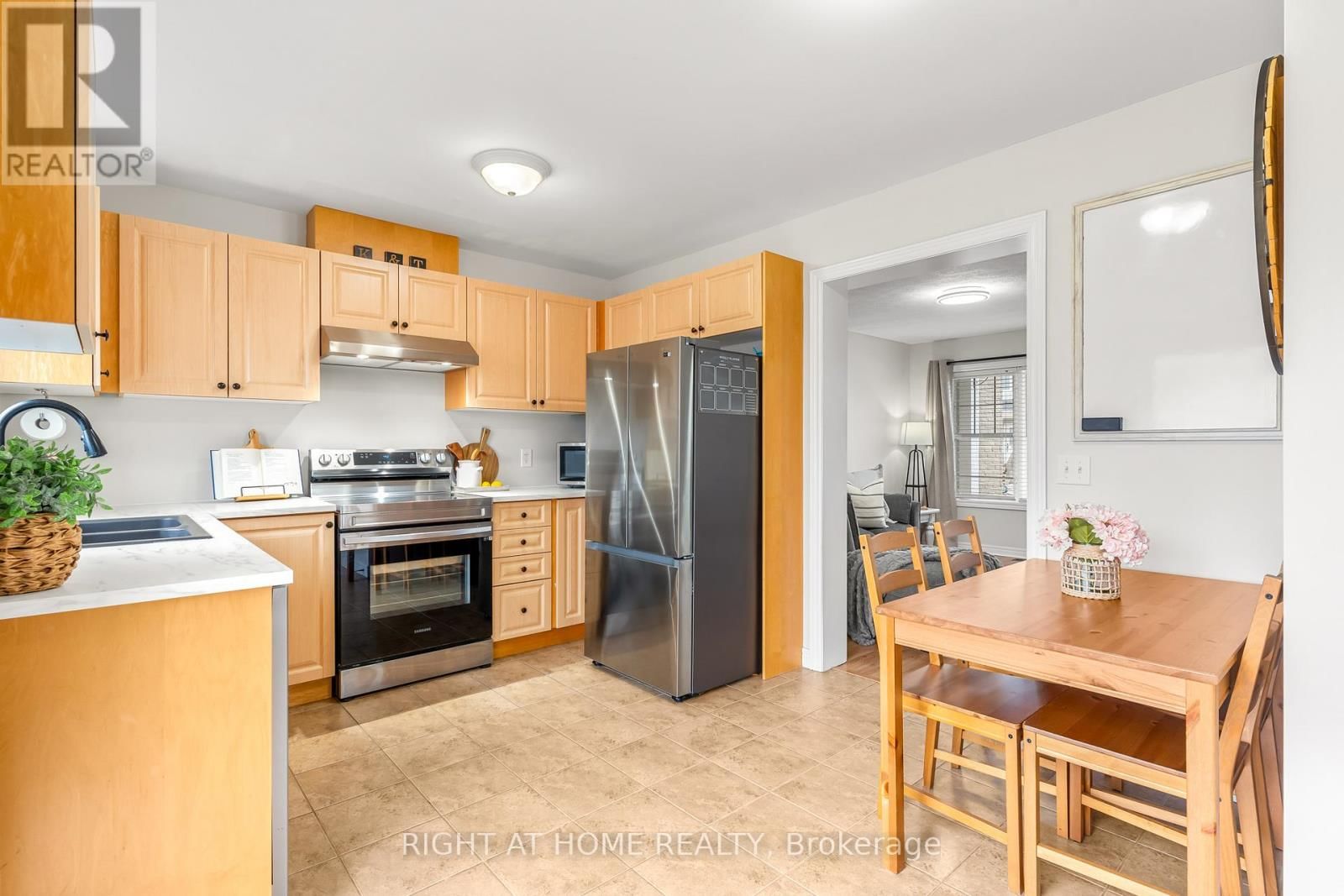 113 - 800 WEST RIDGE BOULEVARD Image 8