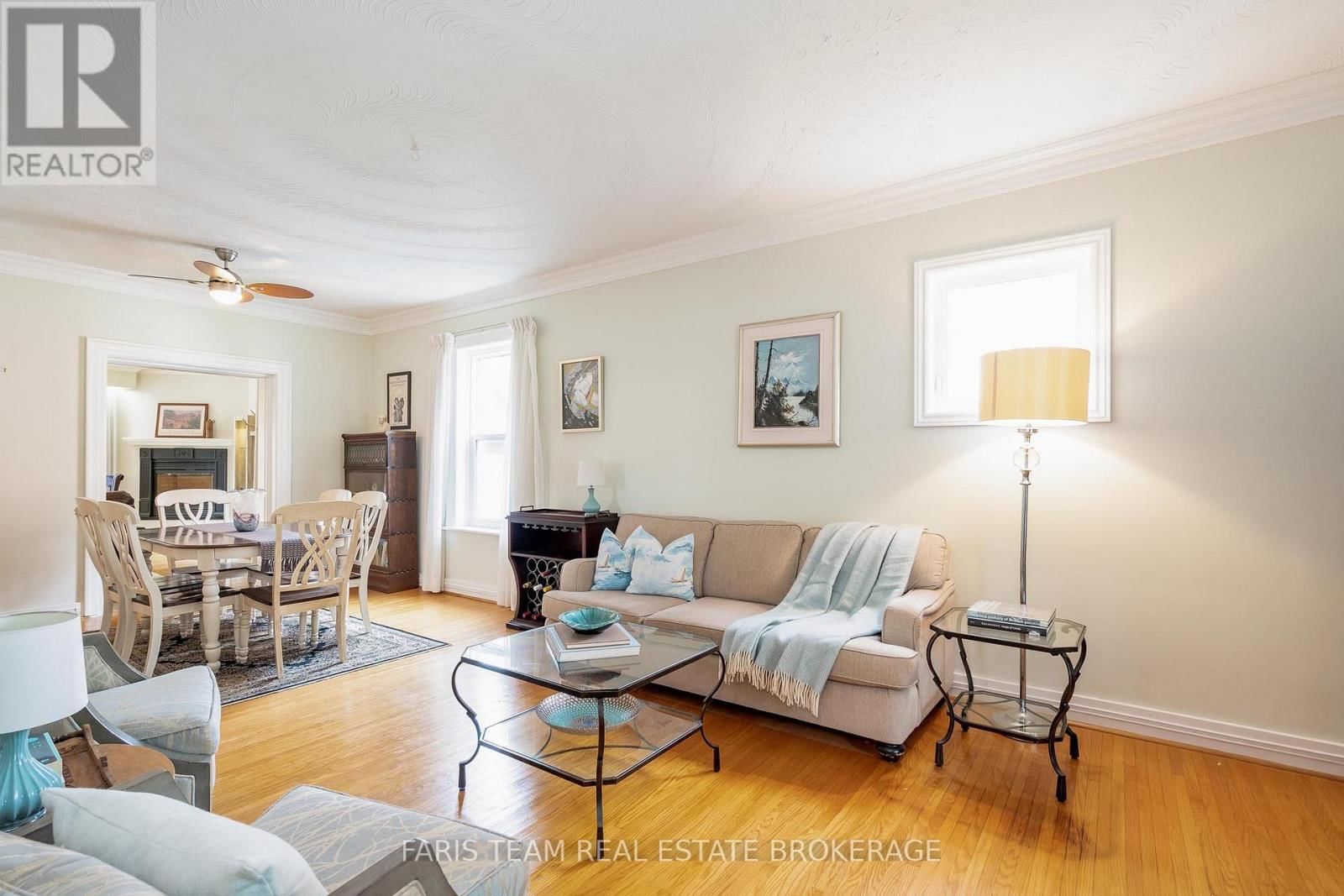 404 MANLY STREET Image 15