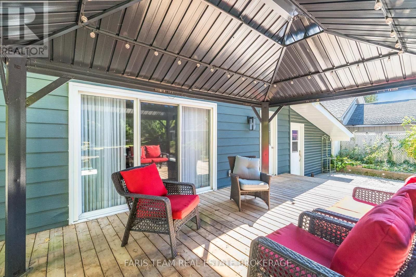 404 MANLY STREET Image 31