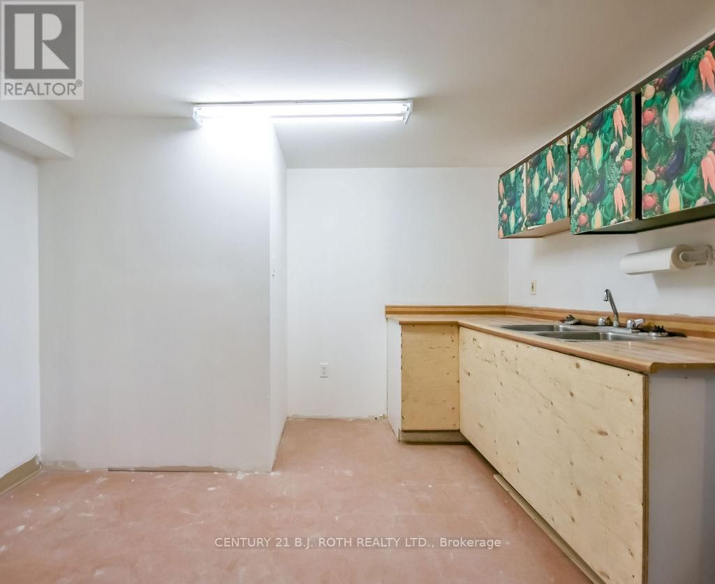 11 - 400 LACLIE STREET Image 14