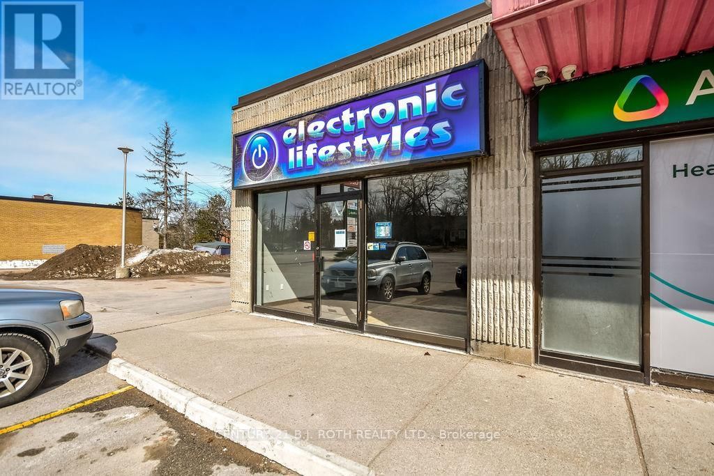 11 - 400 LACLIE STREET Image 2