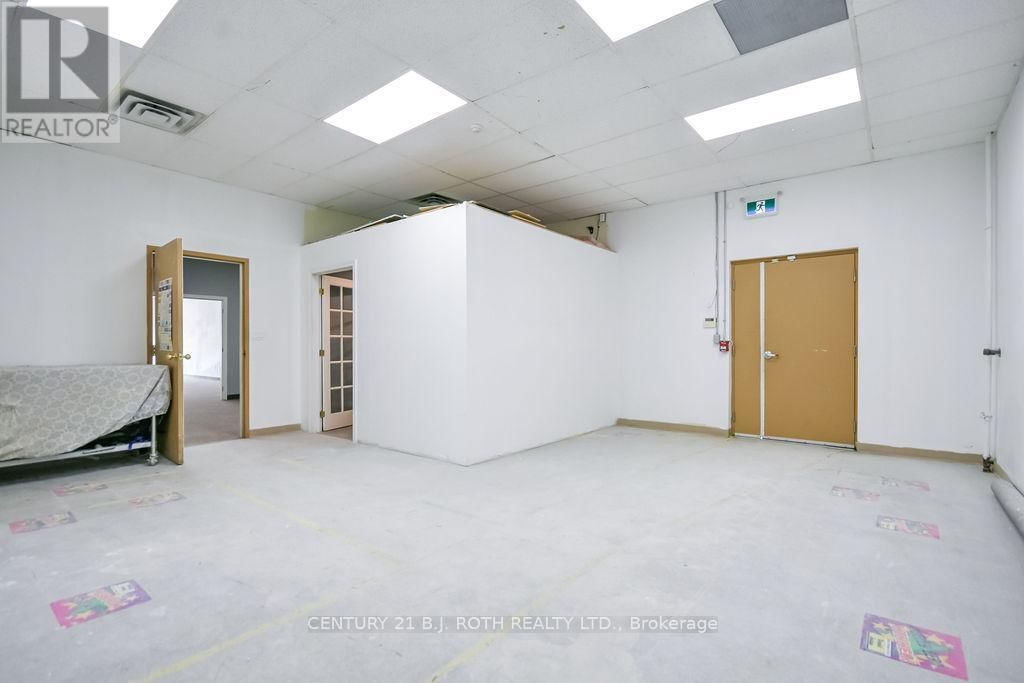 11 - 400 LACLIE STREET Image 22