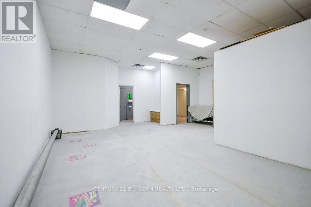 11 - 400 LACLIE STREET Image 23