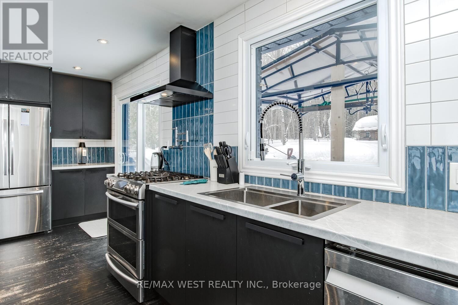 169 BAYVIEW AVENUE EAST Image 17