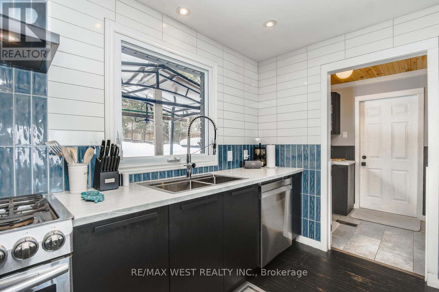 169 BAYVIEW AVENUE EAST Image 19