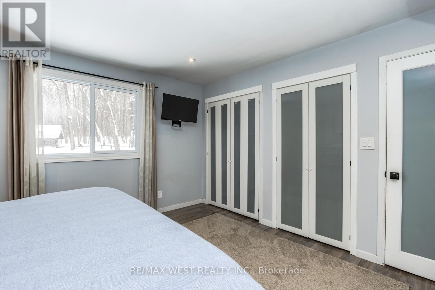 169 BAYVIEW AVENUE EAST Image 24