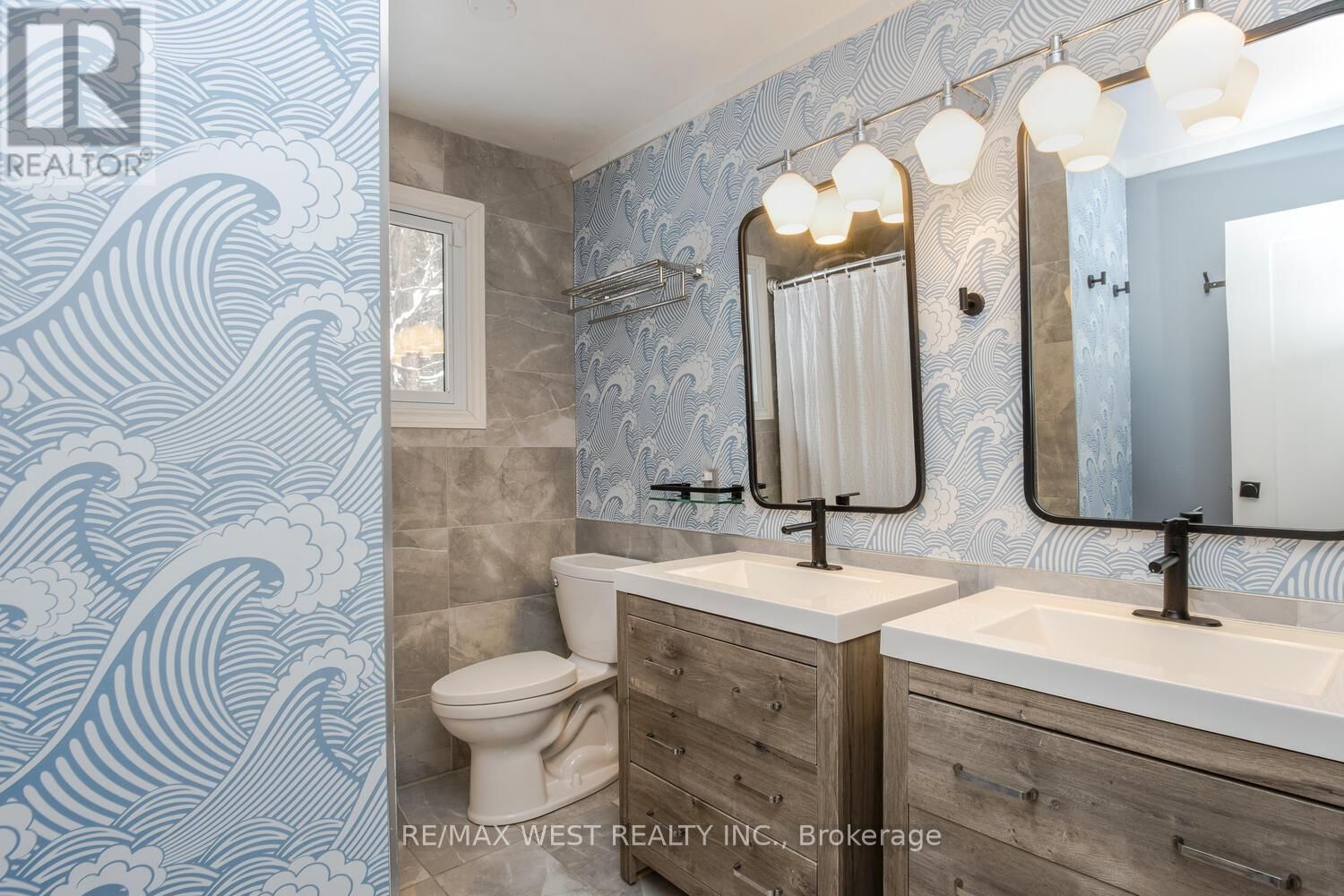 169 BAYVIEW AVENUE EAST Image 30