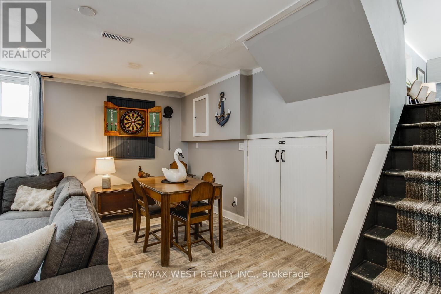 169 BAYVIEW AVENUE EAST Image 35