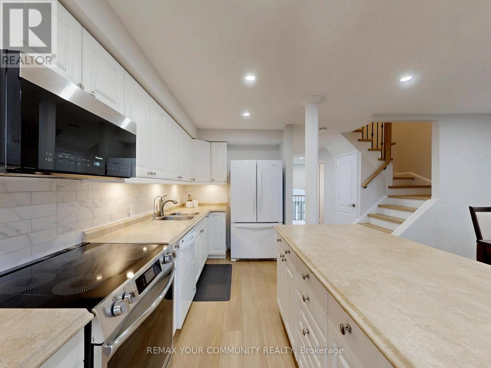 281 FERNDALE DRIVE SOUTH Image 10