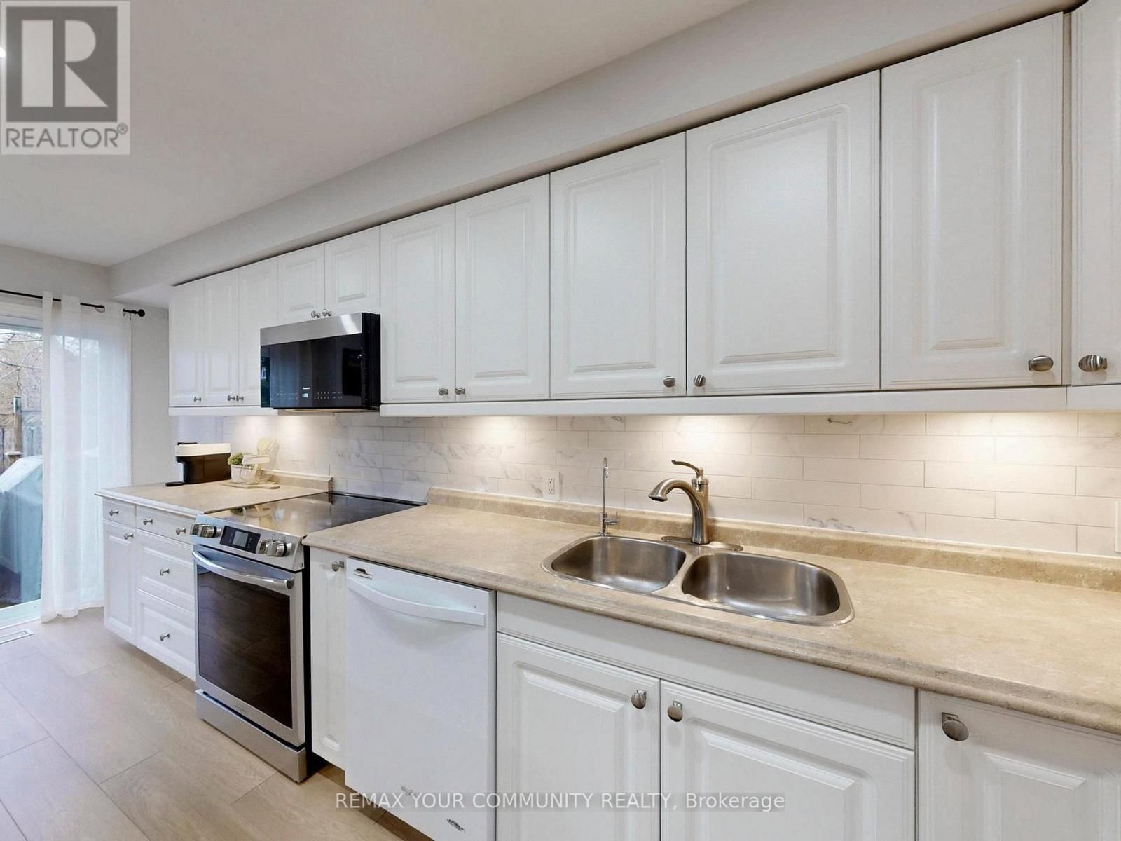 281 FERNDALE DRIVE SOUTH Image 11