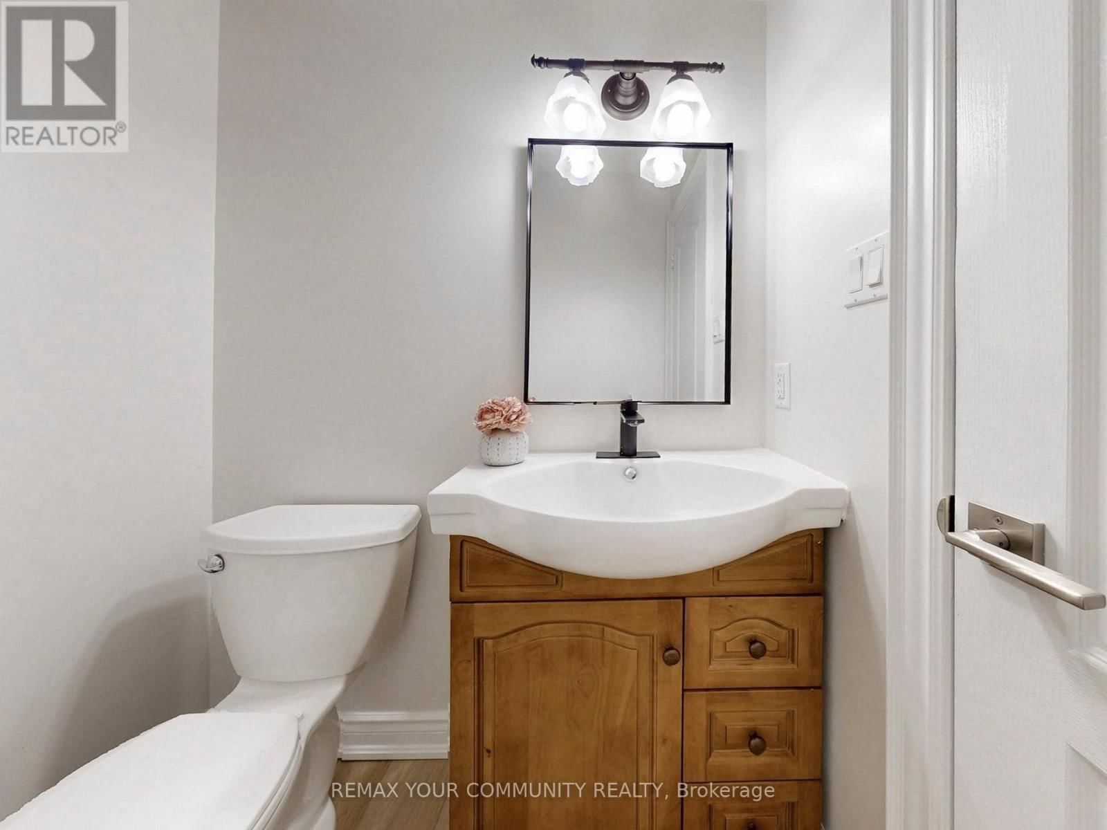 281 FERNDALE DRIVE SOUTH Image 16