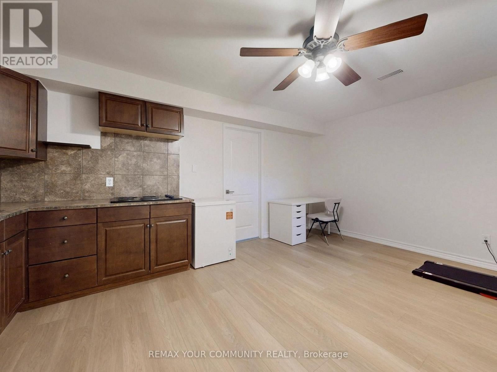 281 FERNDALE DRIVE SOUTH Image 28