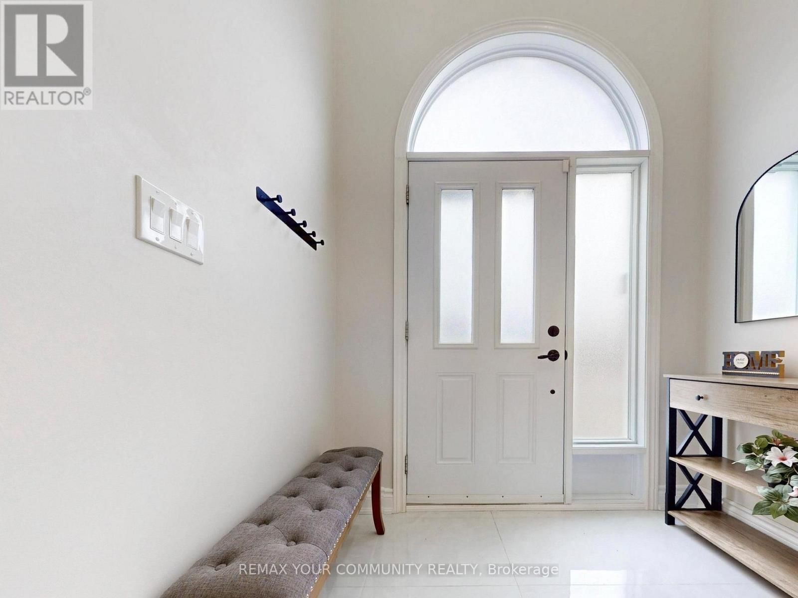 281 FERNDALE DRIVE SOUTH Image 3