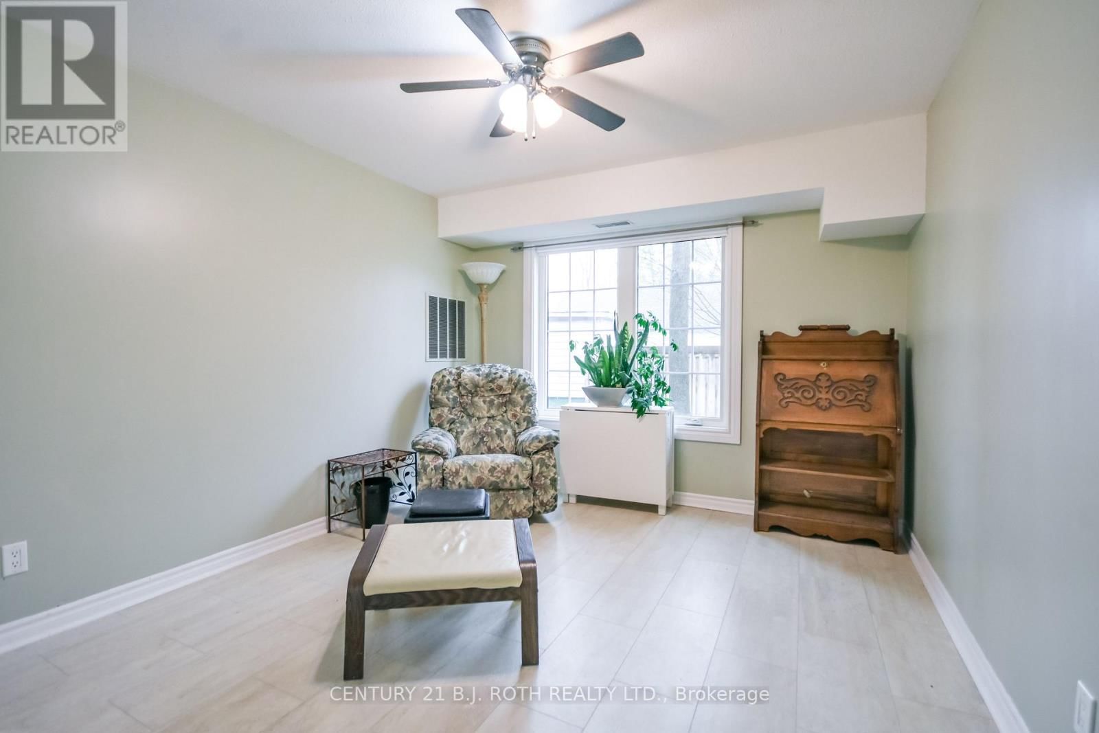 114 - 49 JACOBS TERRACE Image 20