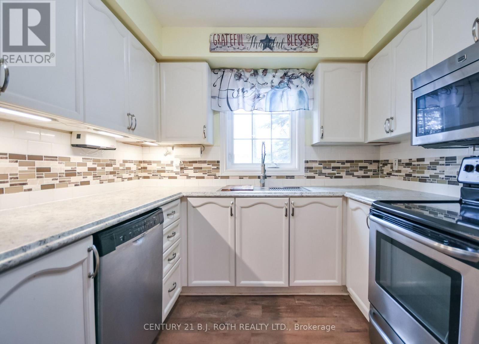 114 - 49 JACOBS TERRACE Image 5