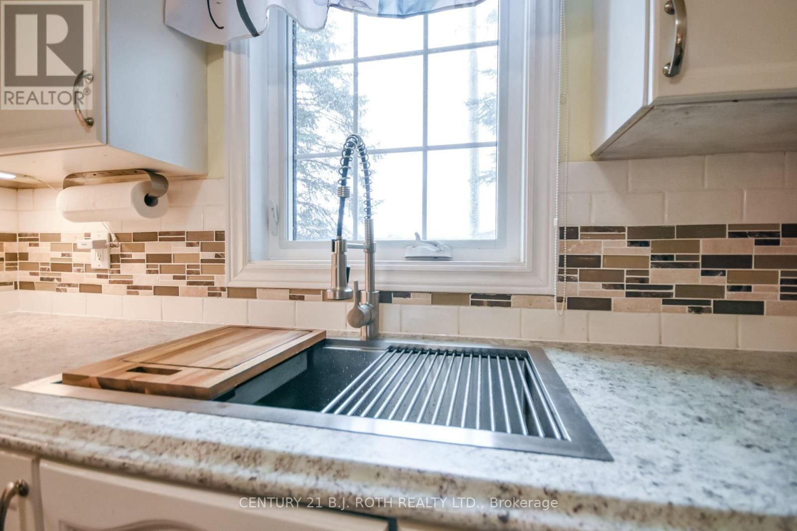 114 - 49 JACOBS TERRACE Image 6