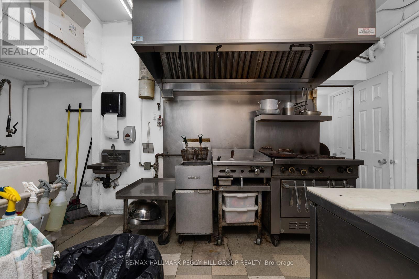 37 DUNLOP STREET WEST Image 12