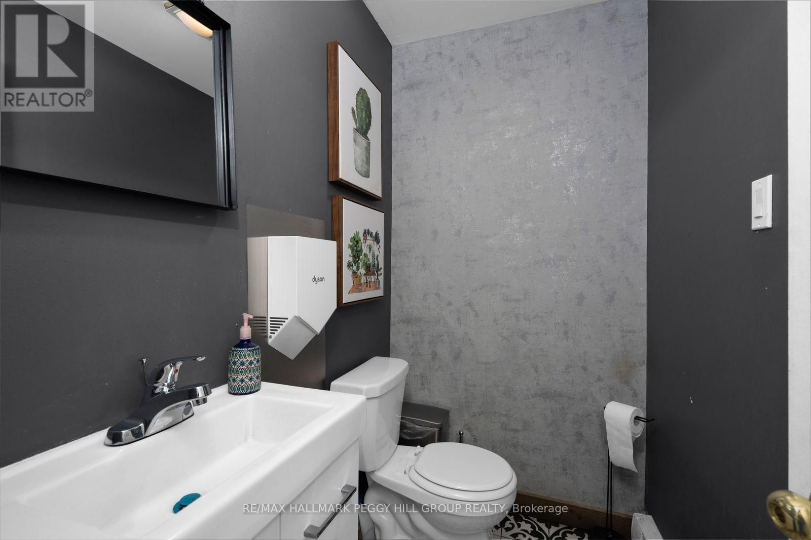 37 DUNLOP STREET WEST Image 16